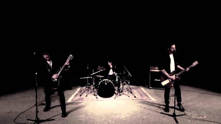 8kids - Alles löst sich auf (Official Video) | Napalm Records