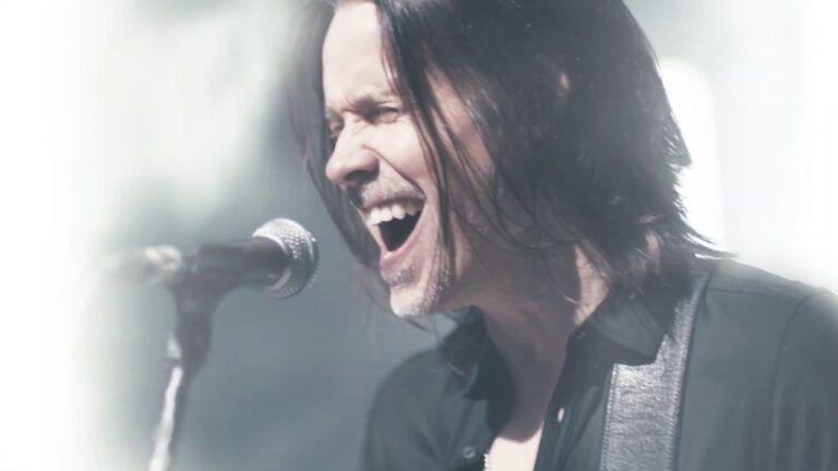 Alter Bridge – Wouldn’t You Rather (Official Video)