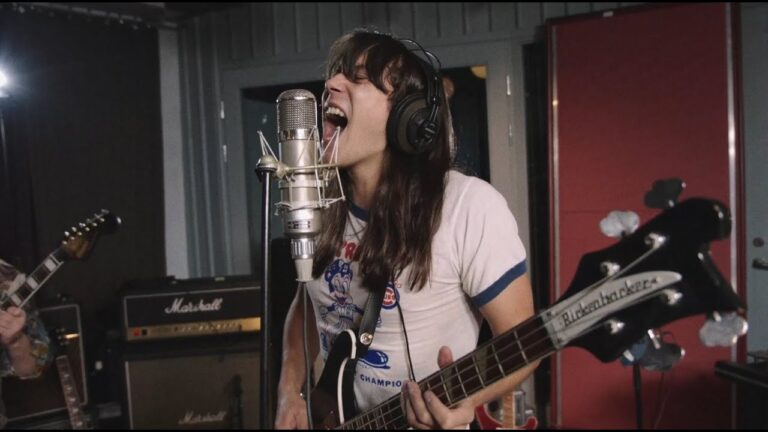 HÄLLAS – Carry On | Napalm Records