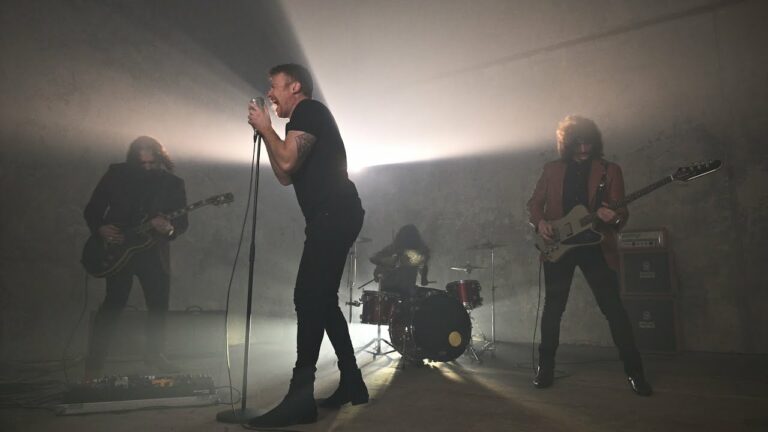 THE UGLY KINGS – Strange, Strange Times (Official Video) | Napalm Records