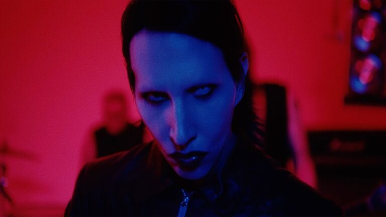 Marilyn Manson – Raise The Red Flag (Music Video)